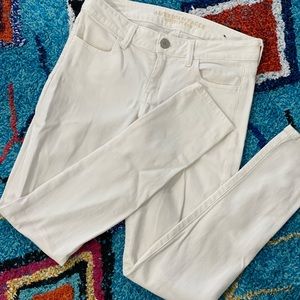 American Eagle | White Skinny Jeggings